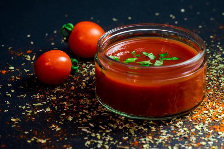 Tomato Puree With Parsley - Dips Recipe