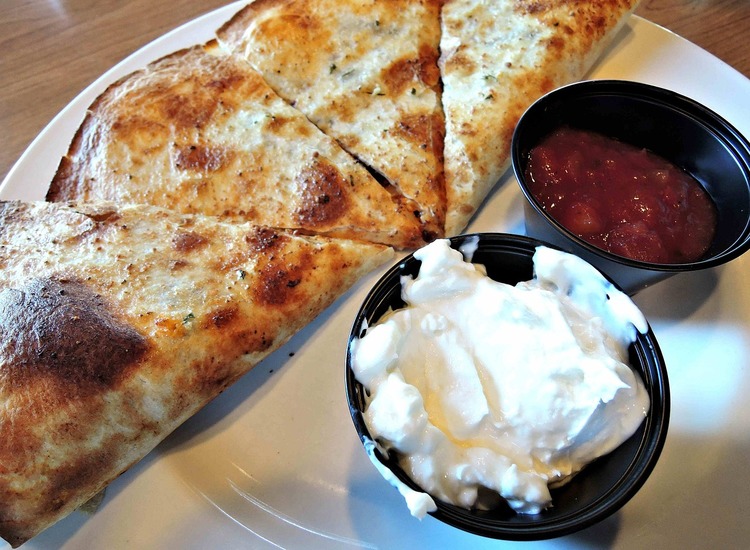 Homemade Sour Cream and Salsa Sauce with Quesadillas - Dips Recipe